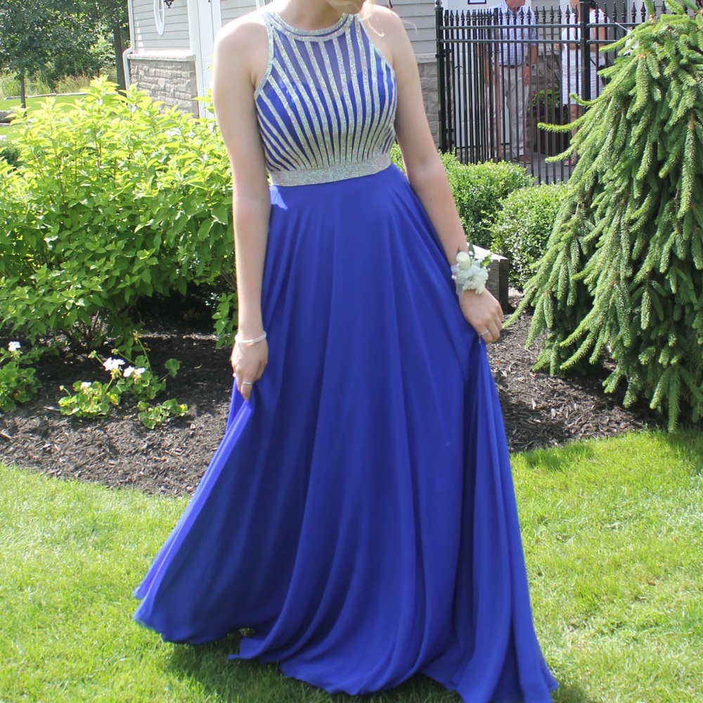 Prom Dress - Picture 1 of 8